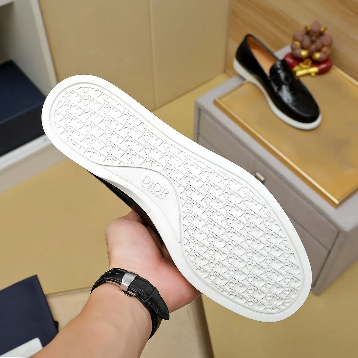 Men's clothing and shoes 💰460 💰🔥[Dior] High-end top-notch 🔝 purchasing agent 🔍🔍The latest 🇺🇸 counters are on sale simultaneously, original Italian brand · brand totem cloth sewn with brand cloth label · paired with calfskin · (high-end, nobility and class) exquisite workmanship (cow Leather lining) Sole: Original two-color sole ⚠️outsole specially provided by the original factory. Comfortable, wear-resistant, non-slip, real-life photoshoot🎬The real thing is more beautiful🔍Color: Color optional💕💕Number of yards: 39-44 (customized at 38.45.46)...